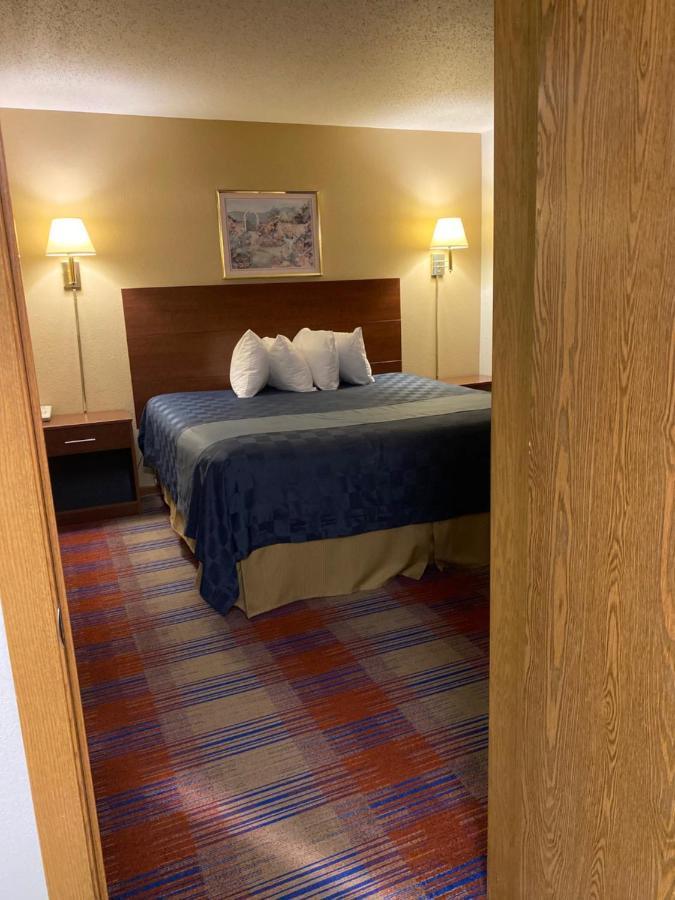 Americas Best Value Inn Champaign Exterior foto
