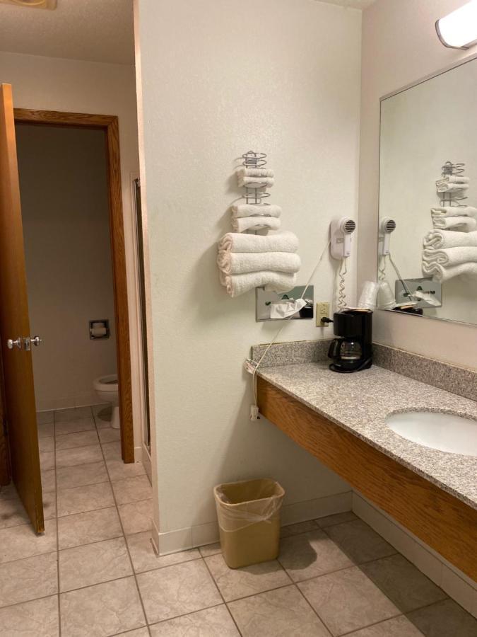 Americas Best Value Inn Champaign Exterior foto