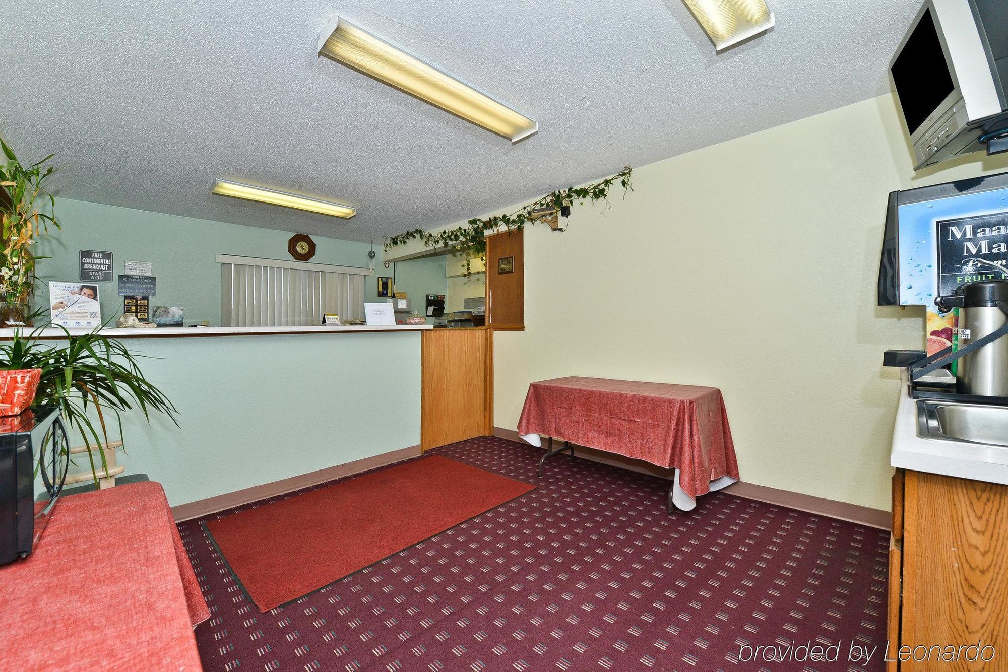 Americas Best Value Inn Champaign Exterior foto
